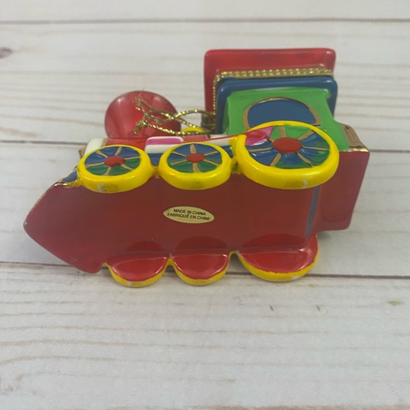 AGC Train Bear Porcelain Trinket Box Ornament American Greeting Cards 2001 - Picture 5 of 9